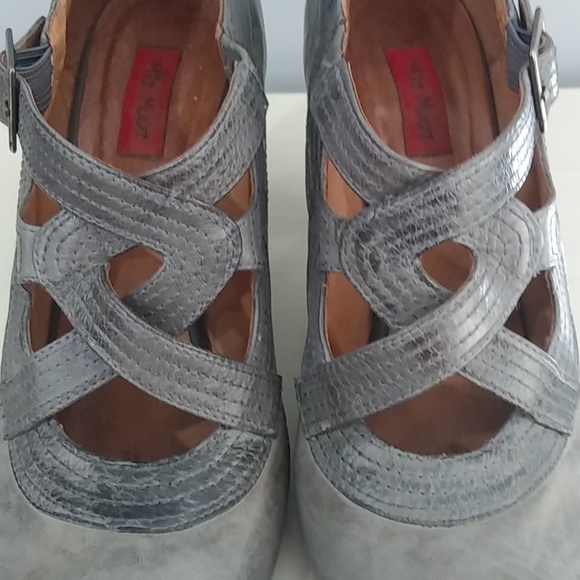 Miz Mooz leather heels with buckles size 9 - Picture 7 of 13